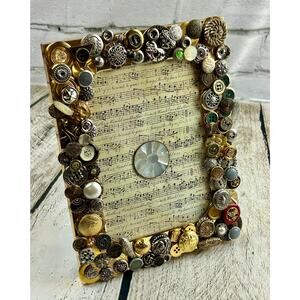 Embellished Button Frame